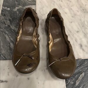 Tod's Brown Flats with Decorative Bow